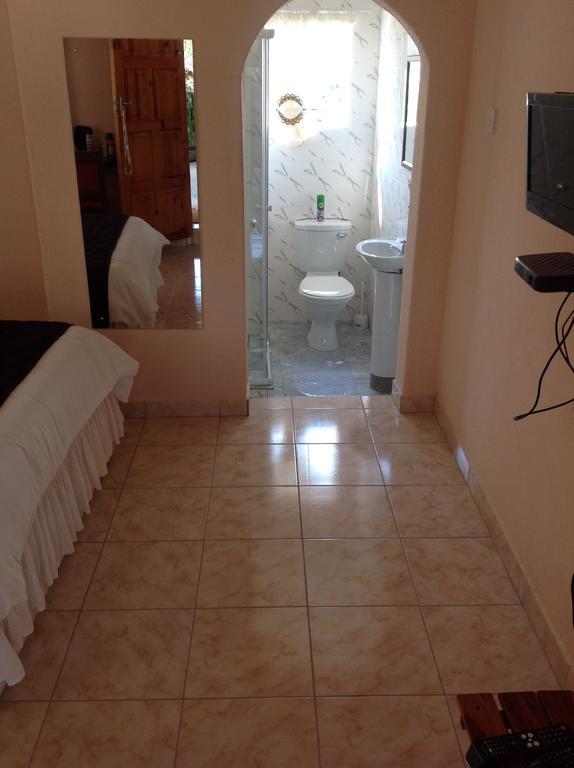 Lynns Guest House Bulawayo Kültér fotó
